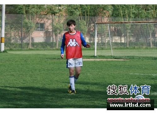 19体育官网退役足球明星重聚绿茵场展现传奇风采激荡青春回忆 - 副本